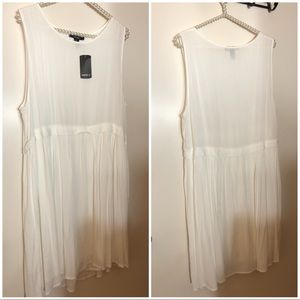 White sleeveless dress